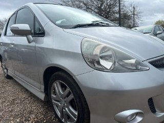 /photos/12667/419503b1-6dc6-42ab-ab49-42999cb0eec6_i320x240.jpg